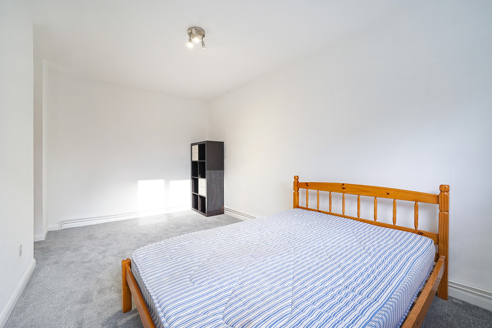 house or flat for sale or rent in south west London
